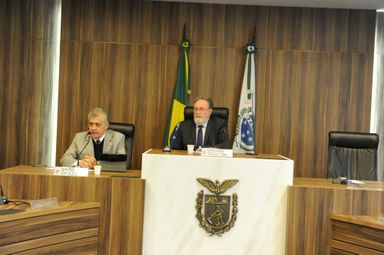 Deputados ouvem demandas de professores e servidores da Unespar e agendam audiência pública