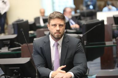Deputados apresentam projeto que propõe transição segura para volta às aulas