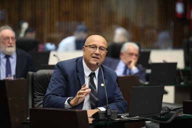 Deputado questiona prazo de 60 anos para concessão de rodovias do Paraná
