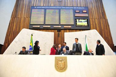 Estacionamentos não poderão se eximir de responsabilidades por danos a veículos sob sua guarda