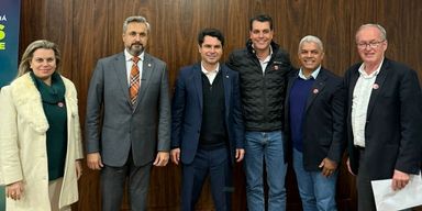 Assembleia Legislativa recebe representantes do G7 Paraná para discutir projeto que evita aumento indireto do ICMS