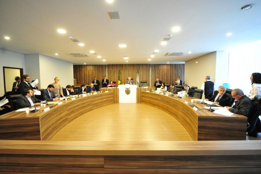 CCJ 10-04