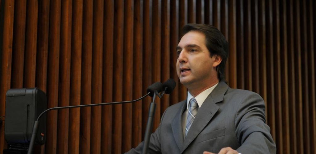 Deputado Wilson Quinteiro durante a sessão plenária desta segunda-feira (11).