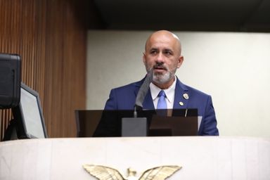 Denúncia do deputado Soldado Fruet sobre uniformes ganha destaque nacional