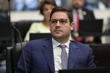 Projeto de lei que homenageia os guias de turismo do Paraná é aprovado na Assembleia