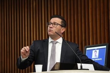 Covid matou mais no Paraná do que no restante do Brasil, diz deputado