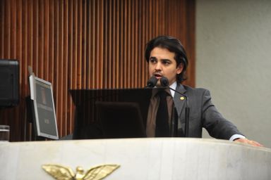 Requerimento pede que reajuste nas tarifas da Sanepar sejam adiados