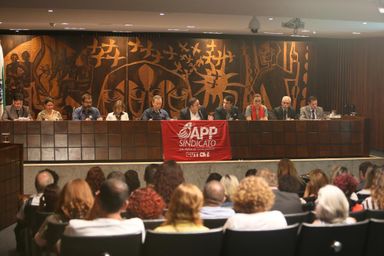 Audiência debate resolução que muda jornada de trabalho dos pedagogos