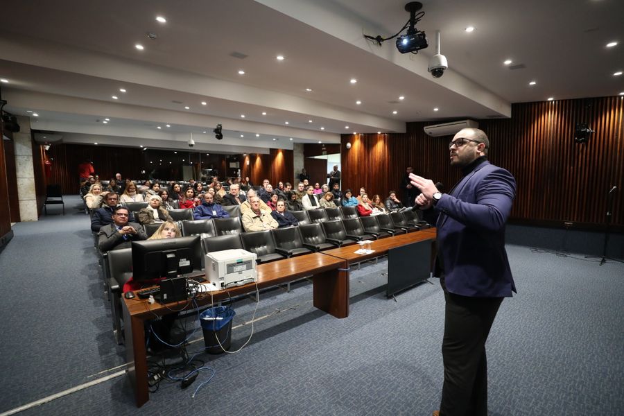 escola curso economia
