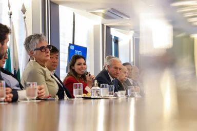 Deputada Maria Victoria (PP) apresenta o “Hub do Bem” em reunião da diretoria da ACP