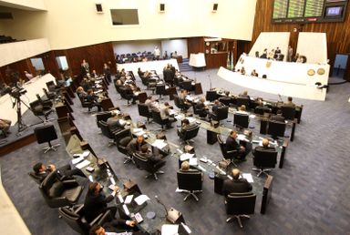 Deputados aprovam novas taxas do Detran, criação de cargos no Judiciário e Fundo de Segurança