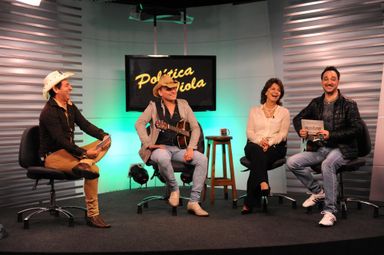 Novo programa "Política e Viola" reuniu a deputada Cristina Silvestri e o cantor sertanejo Carlos Pitty