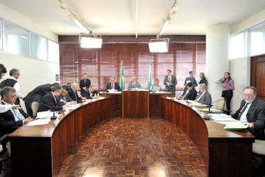 CCJ aprova veto a projeto que trata de acordo direto de precatórios