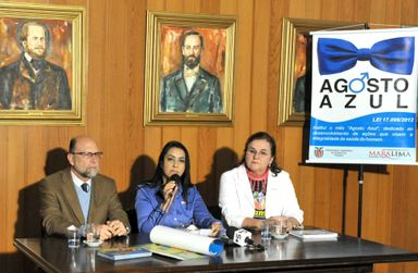 Deputada Mara Lima fala a jornalistas sobre atividades do "Agosto Azul"