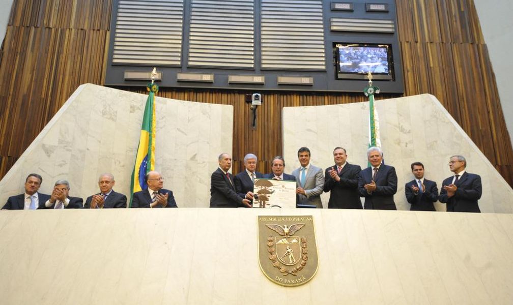 Composição da mesa durante a solenidade em homenagem a Telmo Cherem.