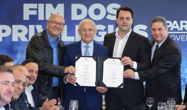 Fim da aposentadoria para governadores é promulgado por deputados e pelo governador