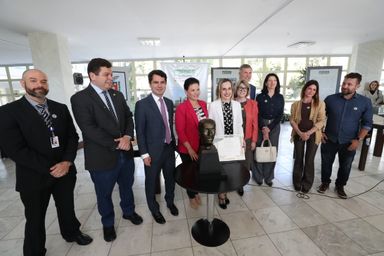 Exposição no Espaço Cultural resgata trajetória da Assembleia Legislativa do Paraná