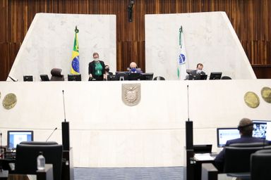Assembleia começa a discutir projeto que autoriza o funcionamento de até 200 Colégios Cívico-Militares no Paraná