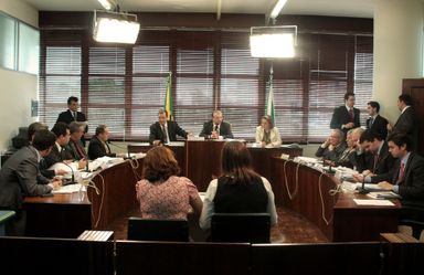 CCJ aprova auxílio-creche a policiais lotados no Gabinete Militar da Assembleia