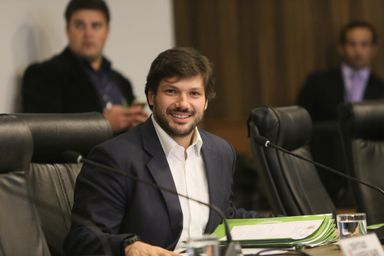 CCJ aprova pareceres a projetos que reajustam salários de servidores