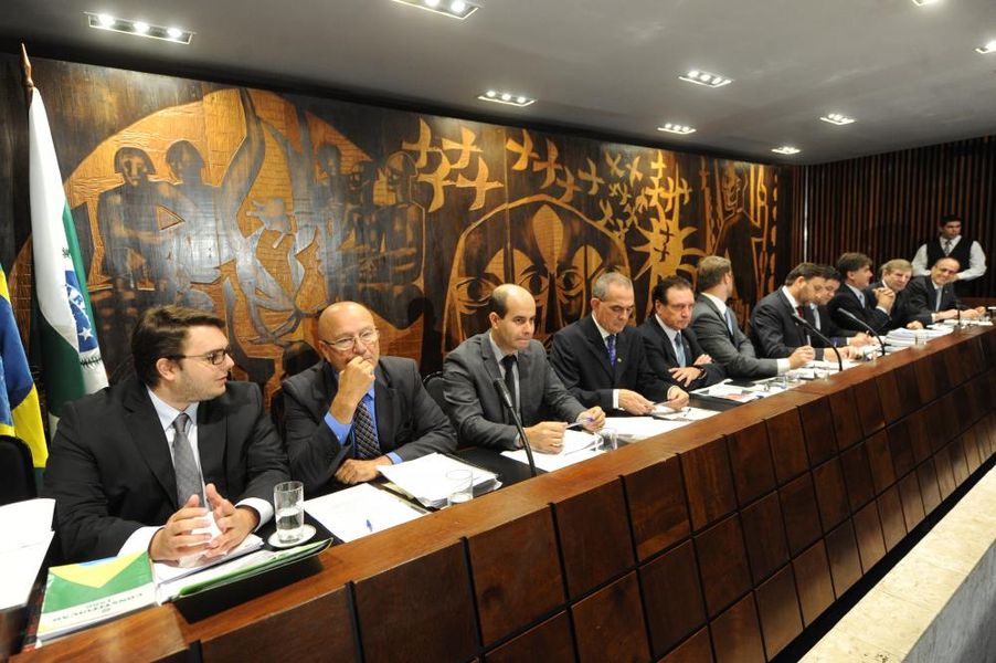 Deputados querem aperfeiçoar projeto que implanta comunicação por AR a clientes inadimplentes