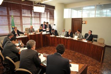 CCJ aprova mensagens que devem aumentar arrecadação estadual