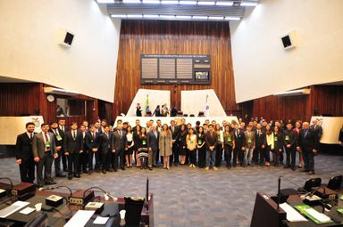Deputados do Parlamento Universitário tomam posse