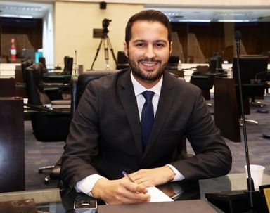 Projeto apresentado pelo deputado Paulo Litro quer ampliar transparência em contratações públicas