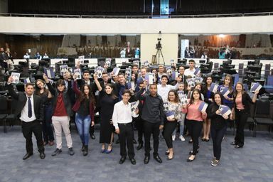 Ouça o que foi destaque esta semana na Assembleia Legislativa do Paraná