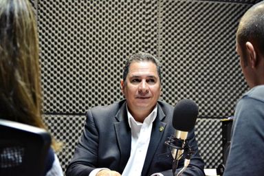 A vida dedicada à família e ao evangelho estão no "Fala Deputado" com Gilson de Souza