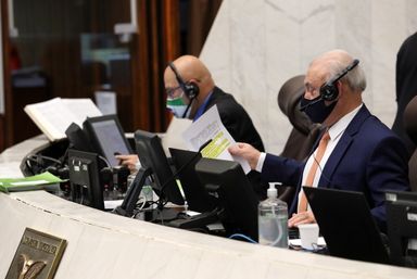 Assembleia começa a analisar projeto que determina medição de temperatura durante pandemia