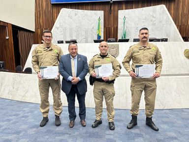 Deputado Hussein Bakri homenageia e também recebe homenagem do Batalhão de Patrulha Escolar Comunitária (BPEC)