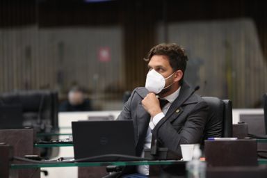 Projetos do Governo não atendem requisitos ambientais para verbas da indenização da Petrobras, critica Goura