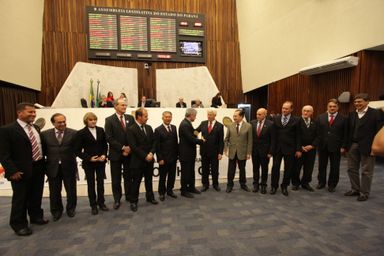 Deputados destacam importância das cooperativas para o crescimento do Paraná
