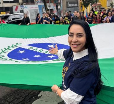 Deputada Cantora Mara Lima (Republicanos) enaltece união da fé cristã na 31ª Marcha para Jesus em Curitiba