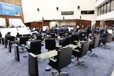 Assembleia aprova projetos sobre aleitamento em tragédias e proteção a advogadas vítimas de violência doméstica