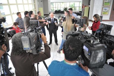Traiano prega serenidade diante da crise e diz que o entendimento e o diálogo devem prevalecer