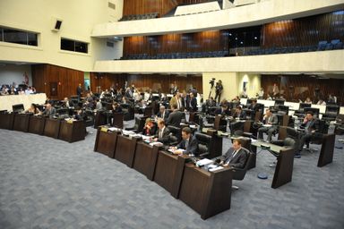 Deputados aprovam isenção de ICMS para diesel do transporte público metropolitano
