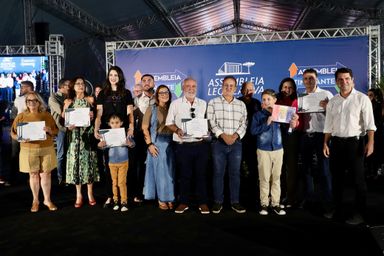 Deputado Moacyr Fadel (PSD) homenageia personalidades de Telêmaco Borba durante Assembleia Itinerante