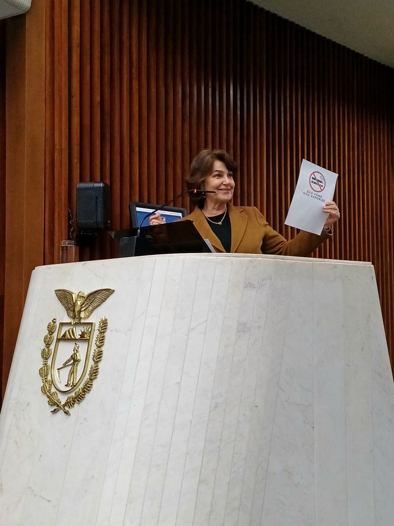 cristina cigarros eletronicos