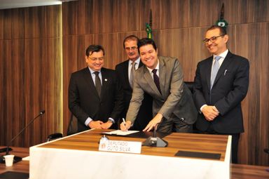 Frente Parlamentar de Tecnologia da Informação e Comunicação é lançada na Alep