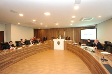 Dirigentes da Compagás falam a deputados sobre projetos de ampliação da empresa