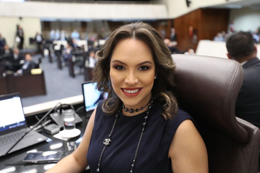 Maria Victoria título curitiba