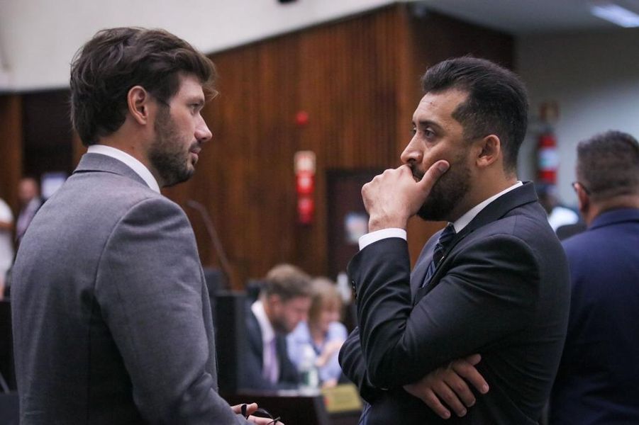 Deputoados Soldado Adriano e Tiago Amaral PL cancelas