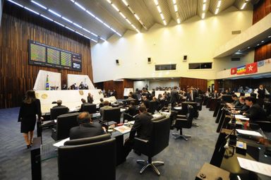 Plenário aprova projeto que define gratificação para servidores do Judiciário