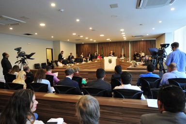 CCJ aprova projeto que obriga construção de pontos de parada e descanso nas praças de pedágio