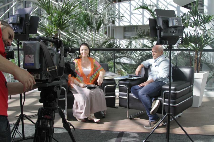 Nani dando entrevista