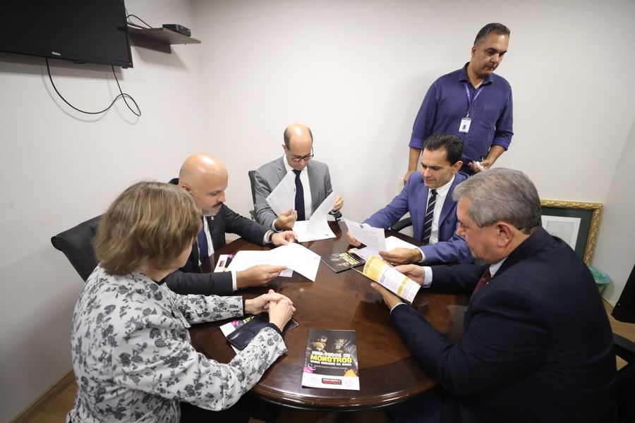 com criança 05052026