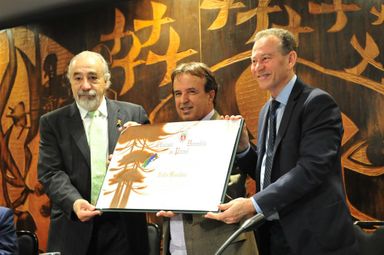 Assembleia concede título de Cidadão Honorário do Paraná ao engenheiro agrônomo Valter Bianchini