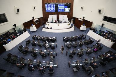 PEC do Espanhol é aprovada em primeiro turno na Assembleia Legislativa